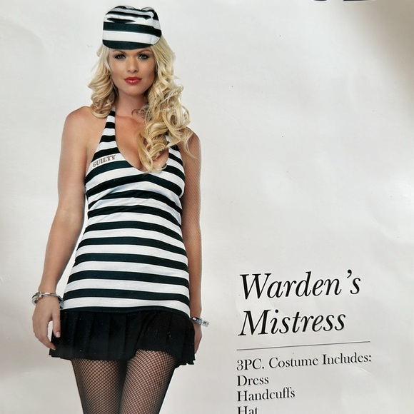 Wardens Mistress Costume - Picture 2 of 7